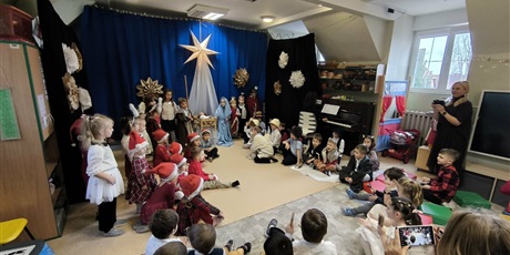 Powiększ grafikę: przedszkolna-wigilia-672961.jpg
